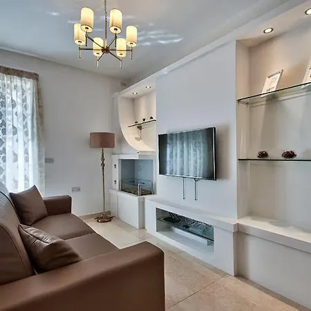 Marble Luxury W Pool ! منزل للإقامة